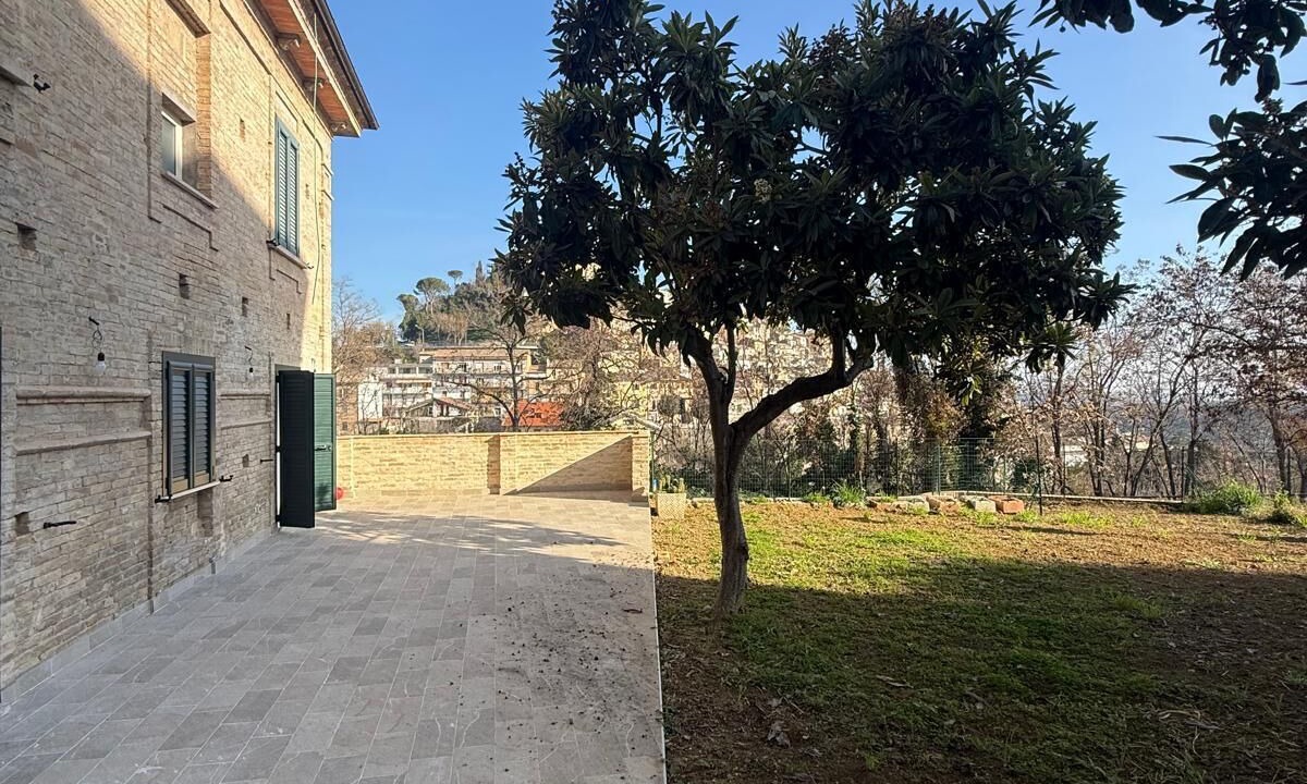 Photo of Patio Balcony in Loreto Aprutino