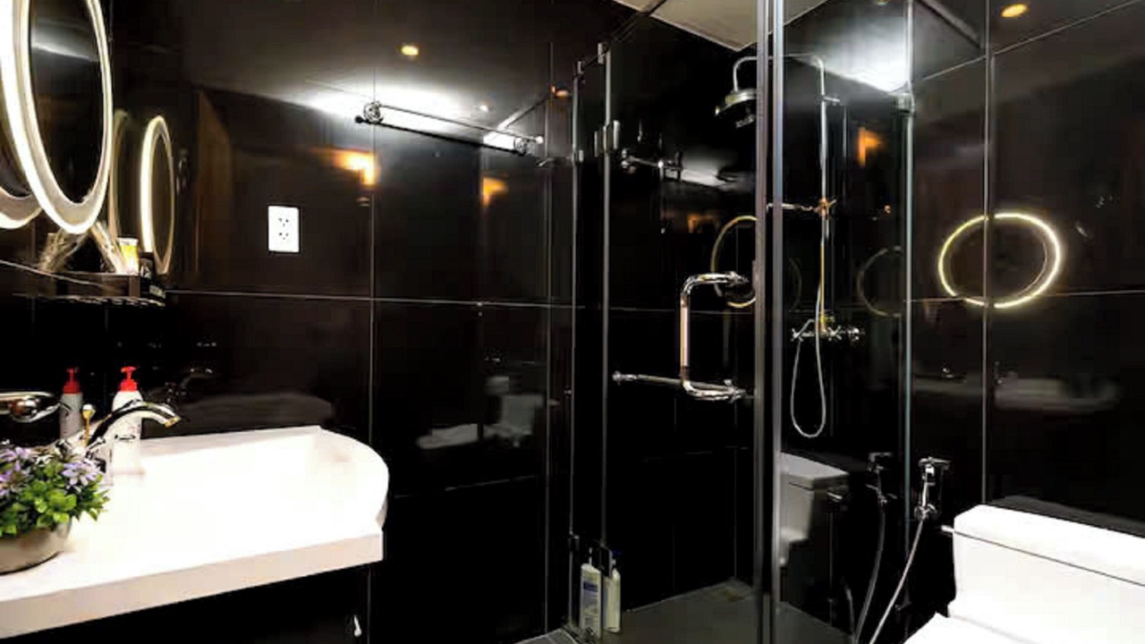 Photo of Bathroom in Phuong 6