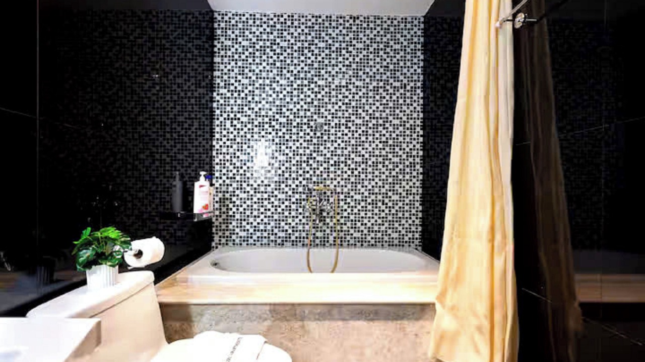 Photo of Bathroom in Phuong 6