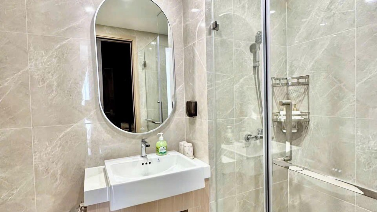 Photo of Bathroom in District 9
