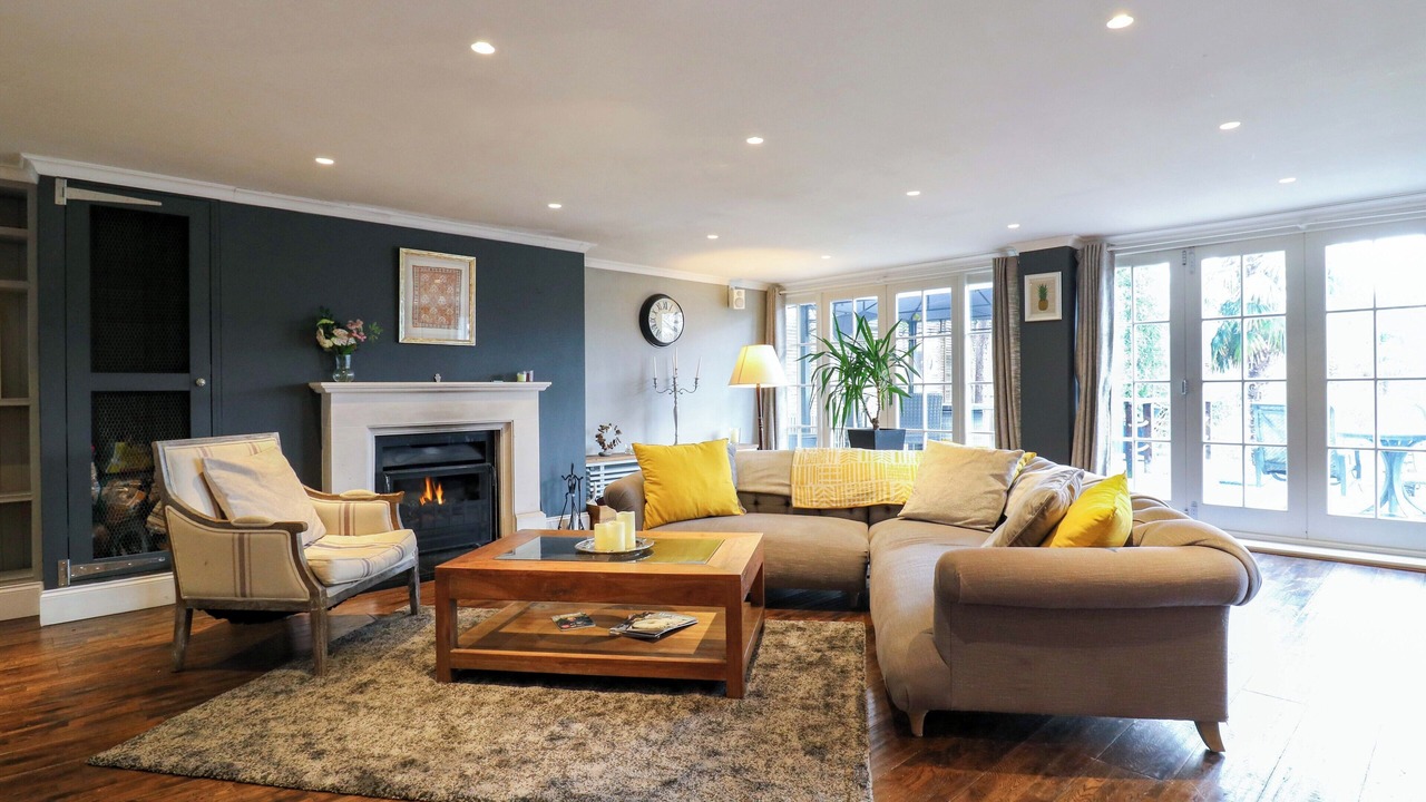 Photo of Livingroom in Thames Ditton