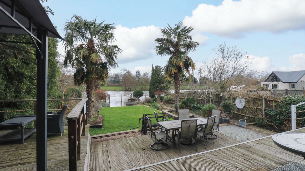 Photo of Outdoor in Thames Ditton