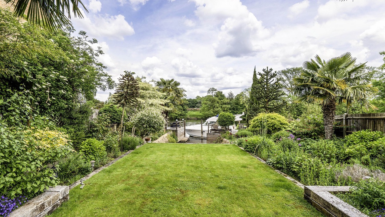Photo of Outdoor in Thames Ditton
