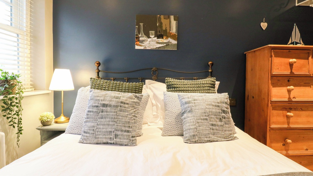 Photo of Bedroom in Thames Ditton