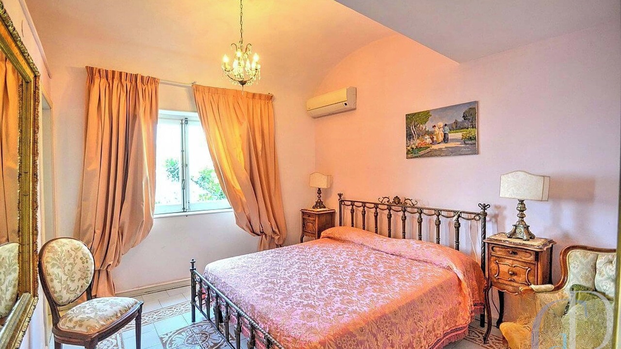 Photo of Bedroom in Furore