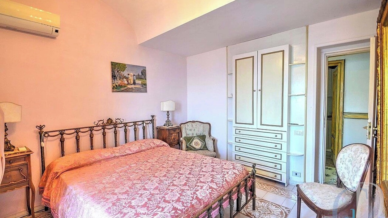 Photo of Bedroom in Furore