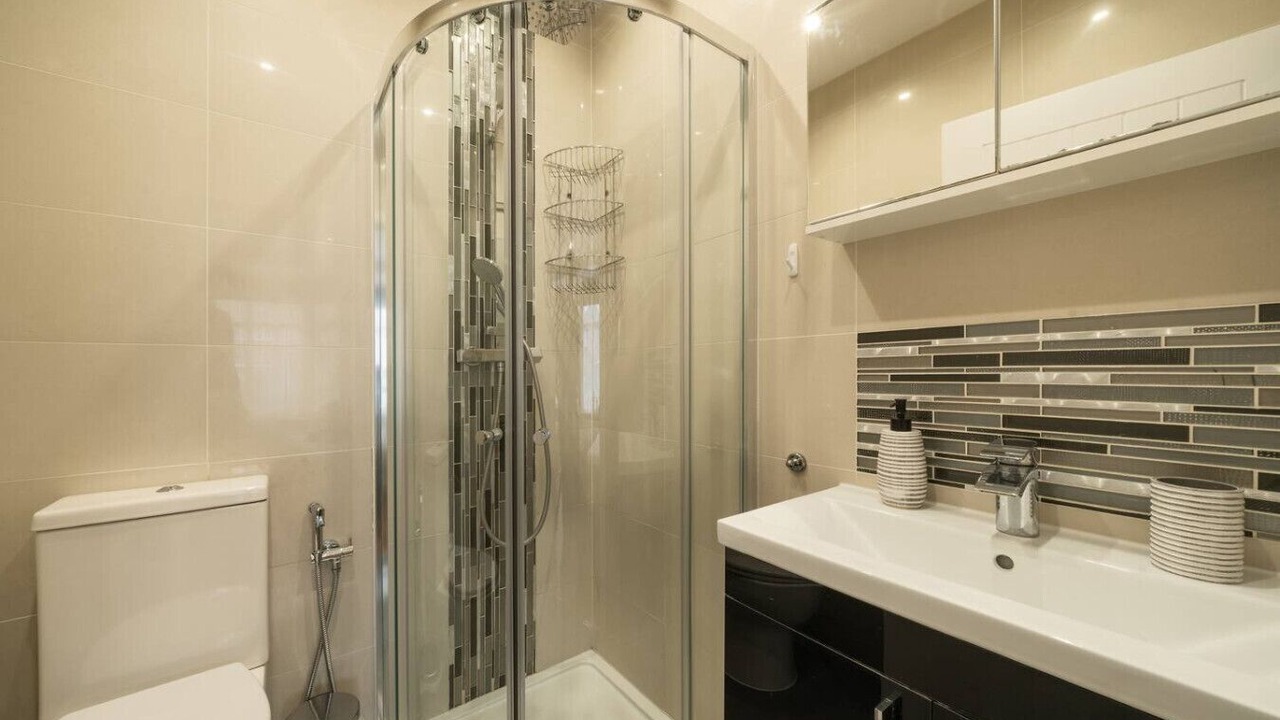 Photo of Bathroom in Cricklewood