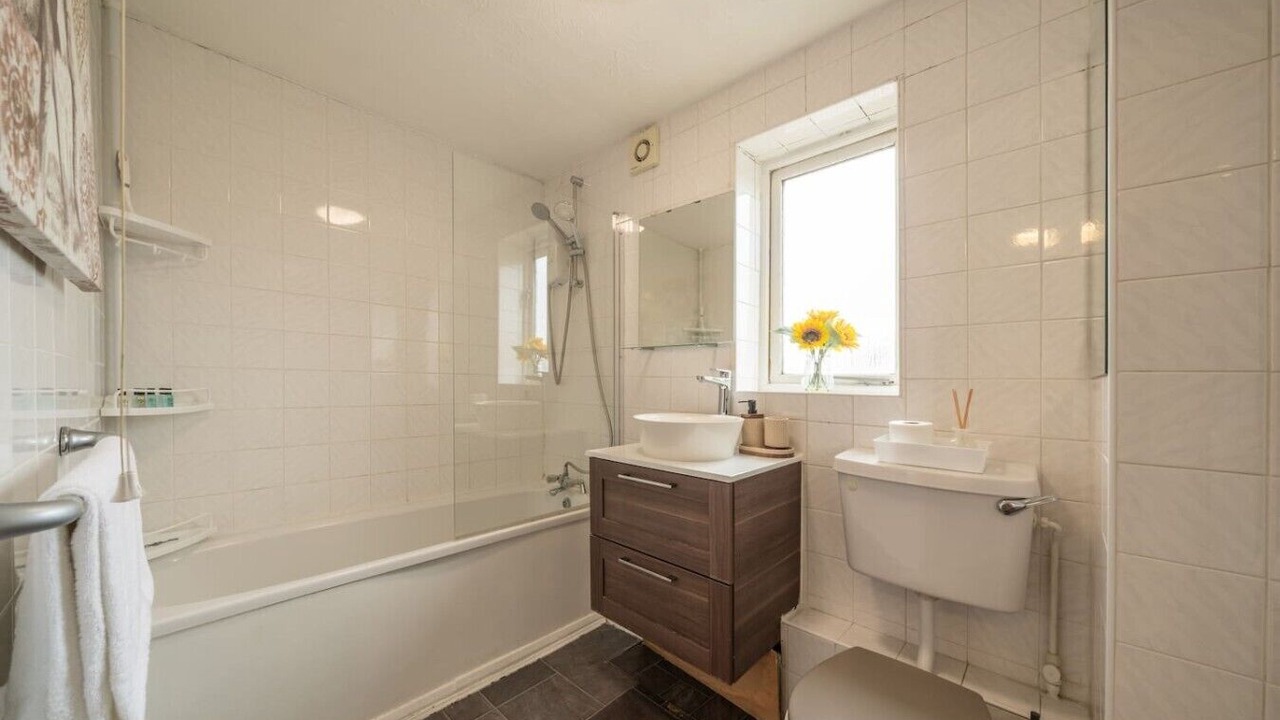 Photo of Bathroom in Cricklewood
