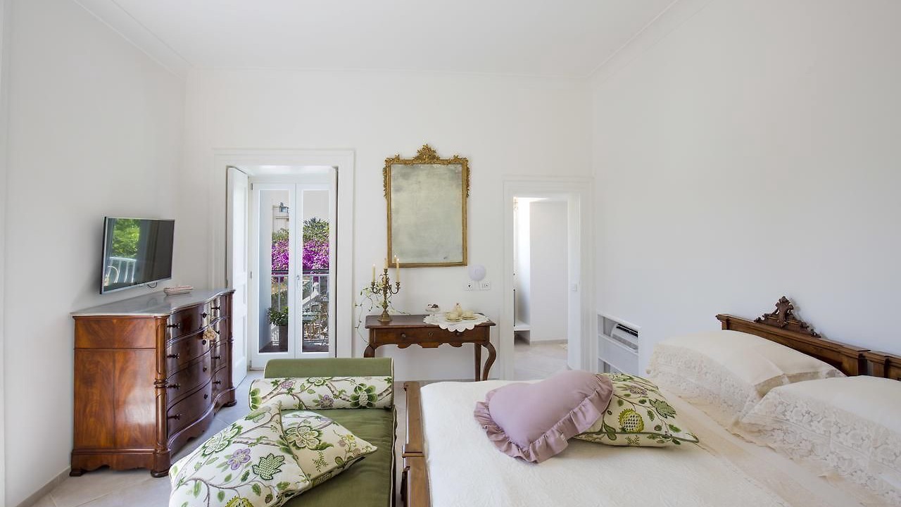 Photo of Bedroom in Meta