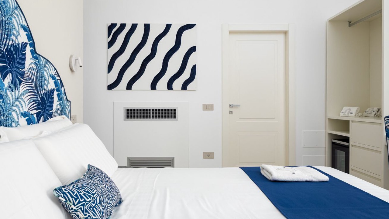 Photo of Bedroom in Meta