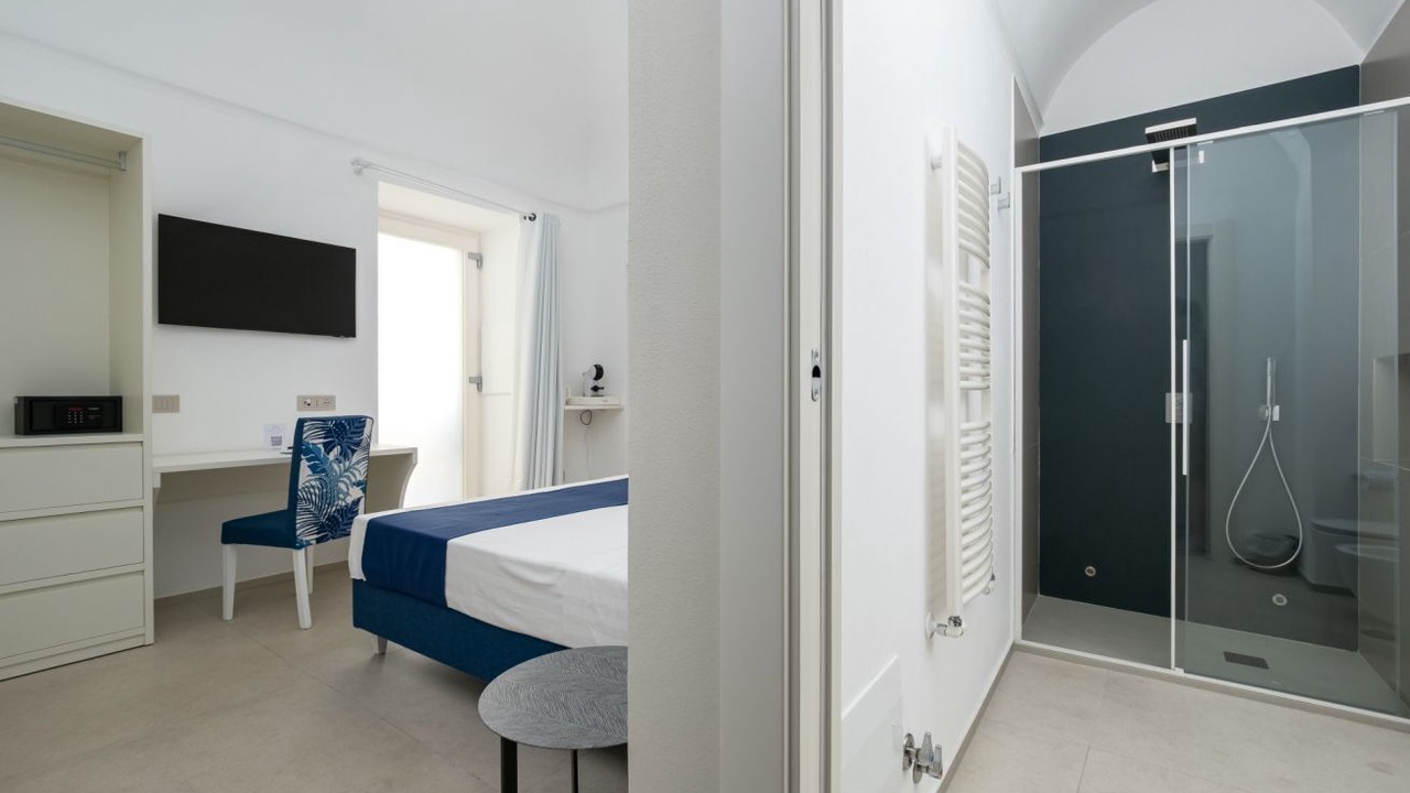 Photo of Bedroom in Meta