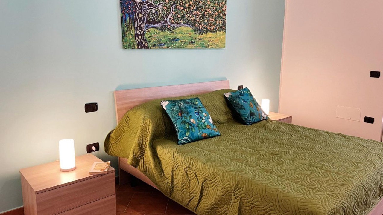 Photo of Bedroom in Meta