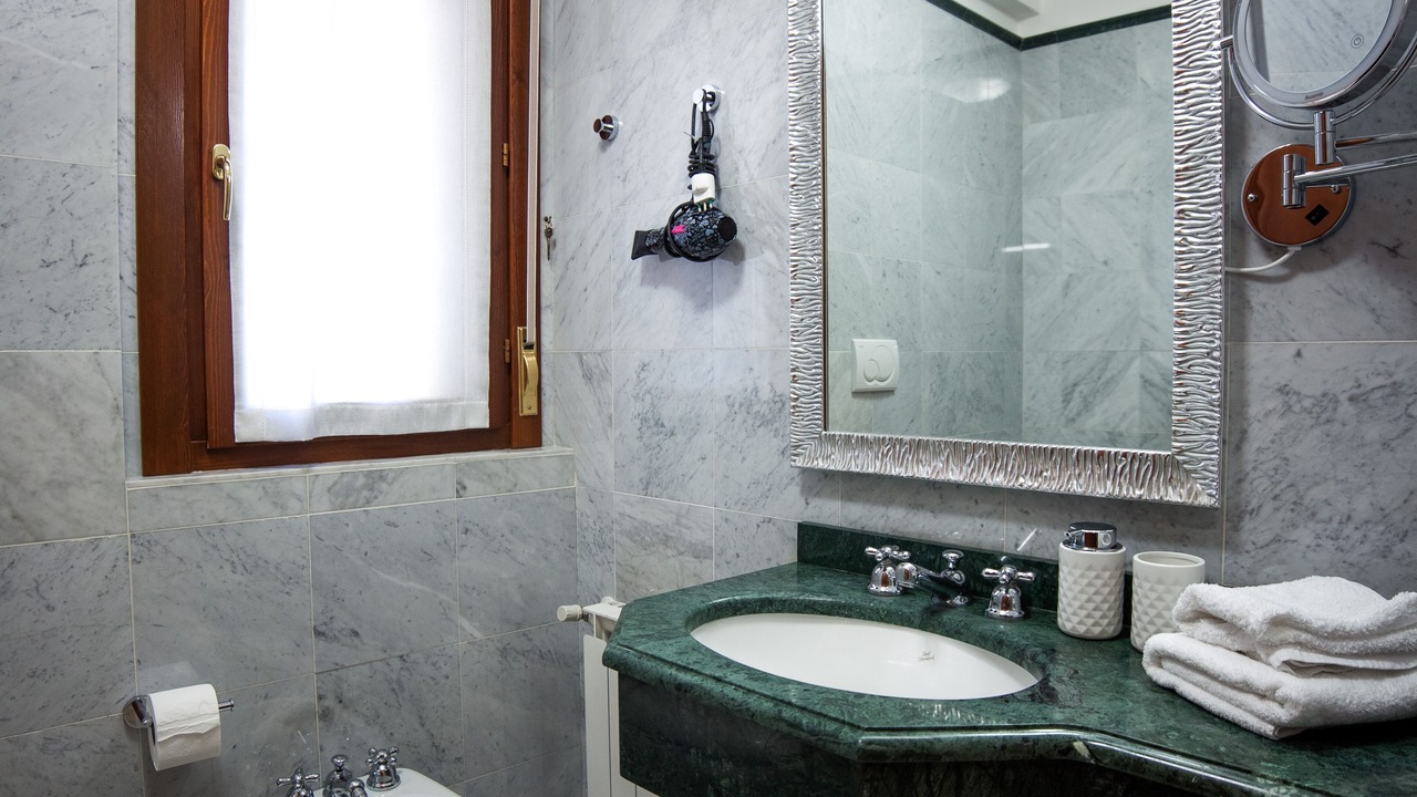 Photo of Bathroom in Quartiere XXXIII Lido di Ostia Ponente
