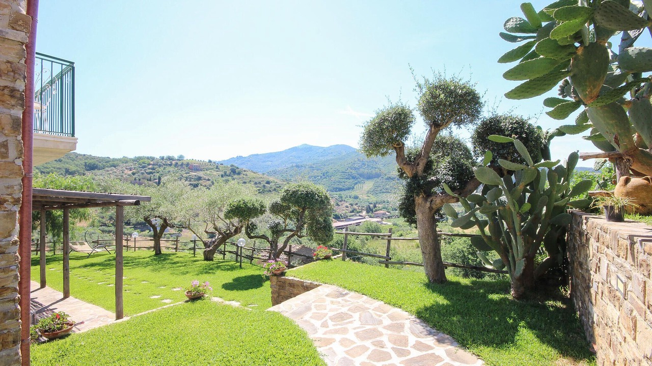 Photo of Others in Perdifumo