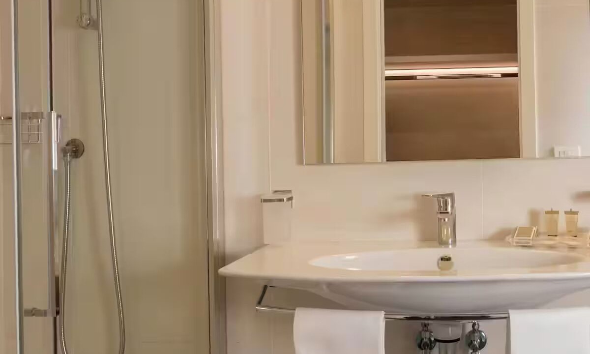 Photo of Bathroom in EUR