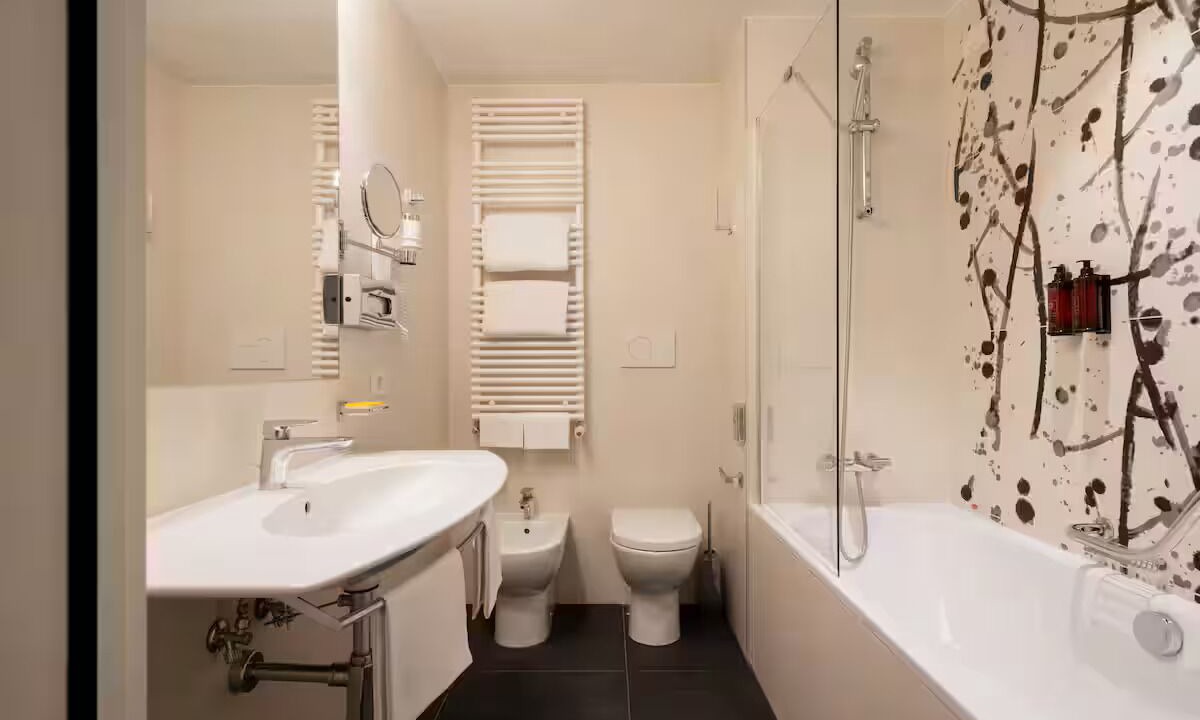 Photo of Bathroom in EUR