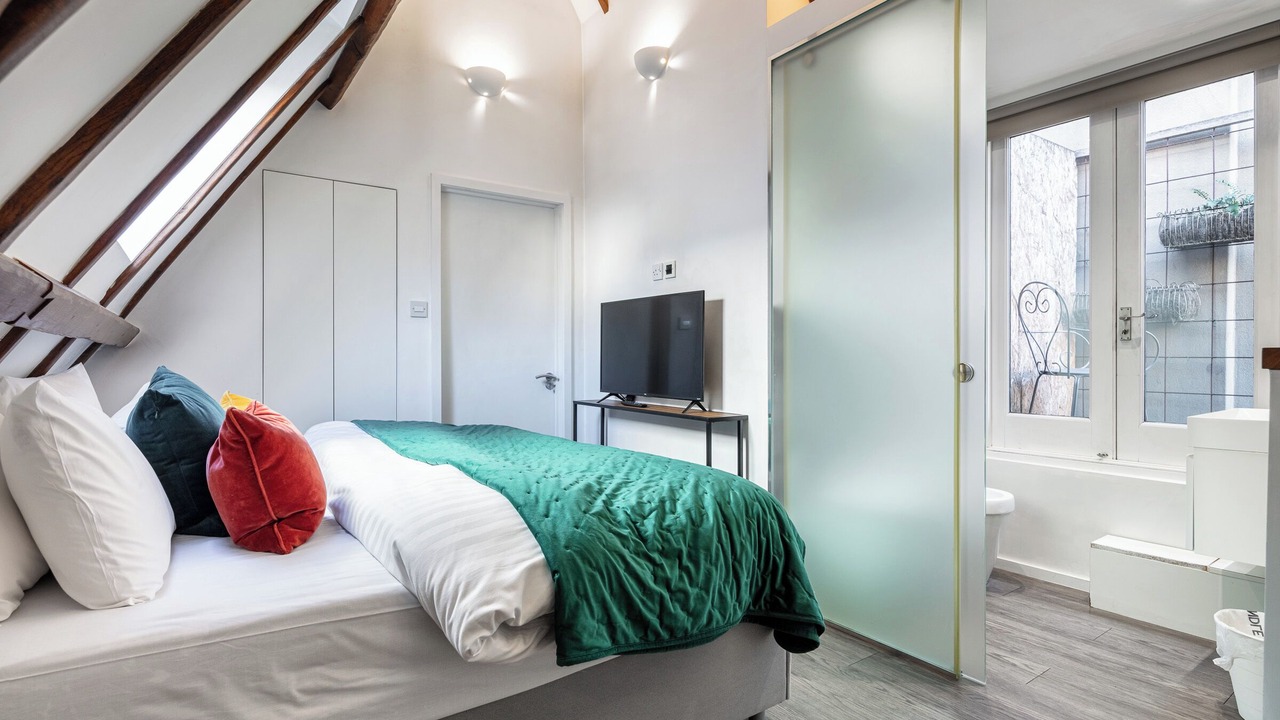 Photo of Bedroom in Temple