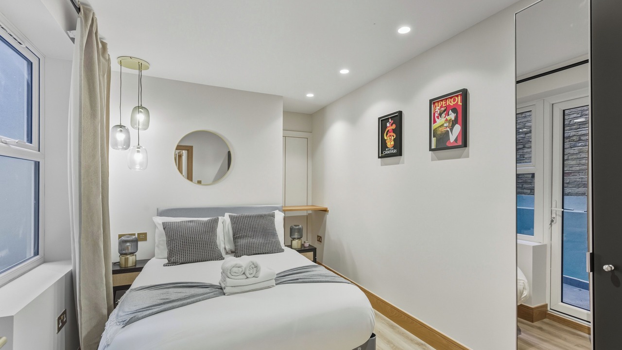 Photo of Bedroom in Angel