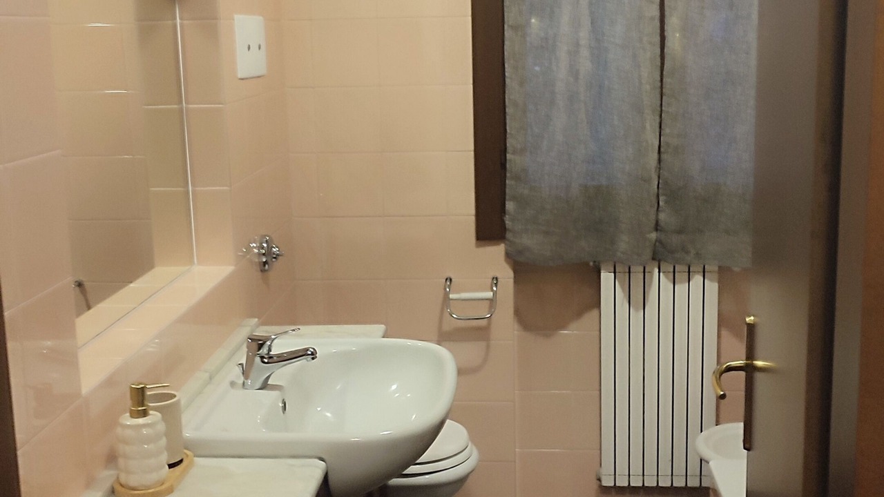 Photo of Bathroom in Sambruson