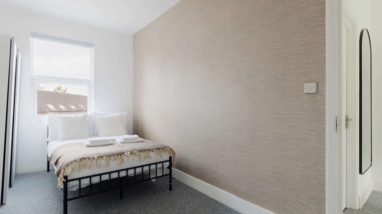 Photo of Bedroom in Harrow Road