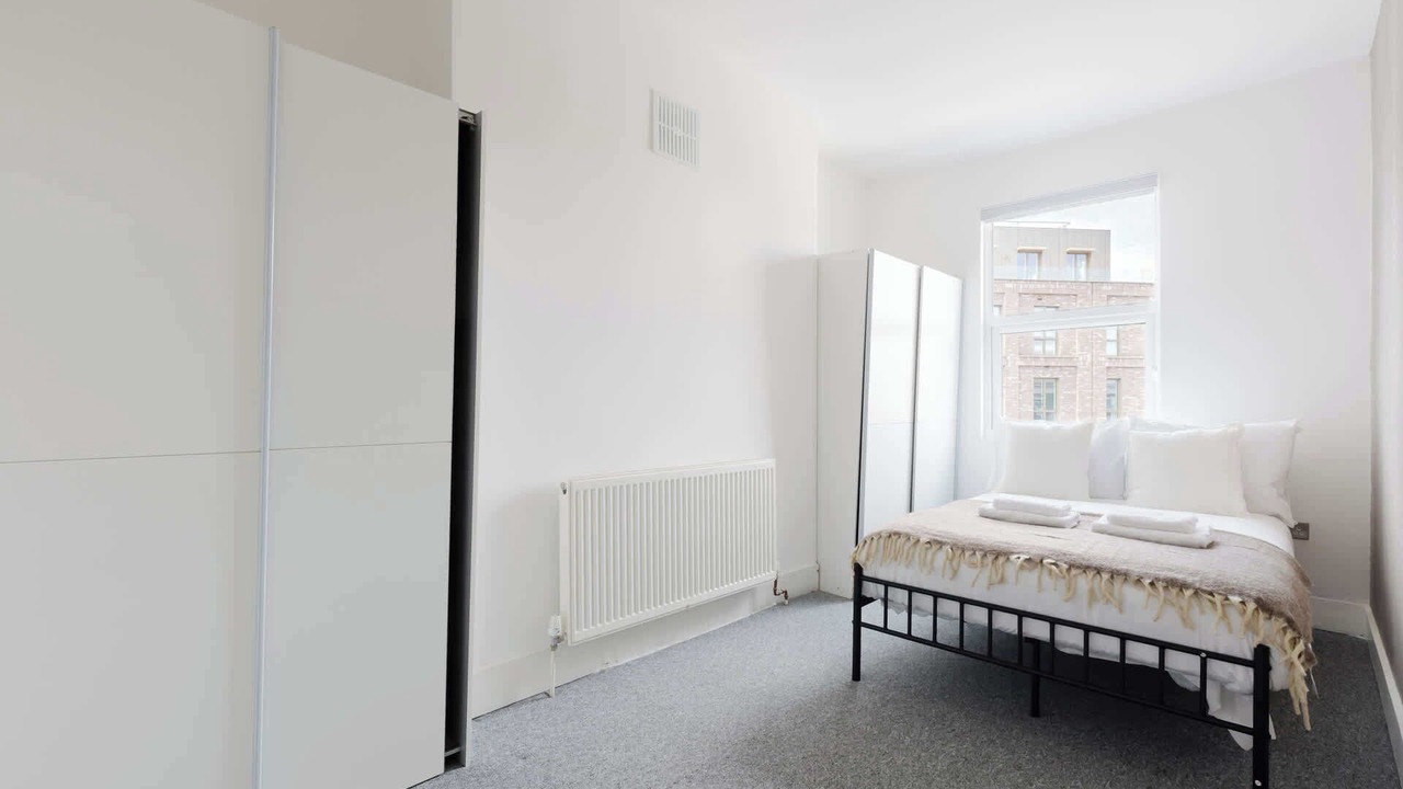 Photo of Bedroom in Harrow Road