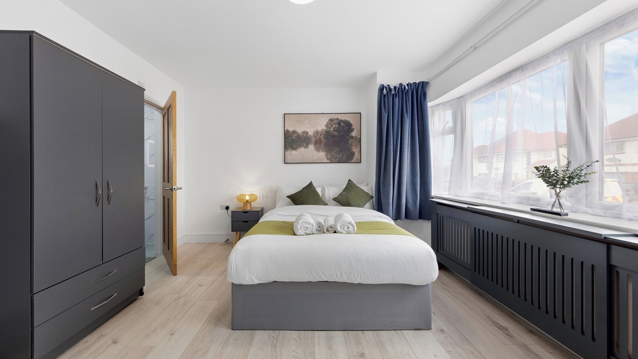 Photo of Bedroom in Northolt Mandeville