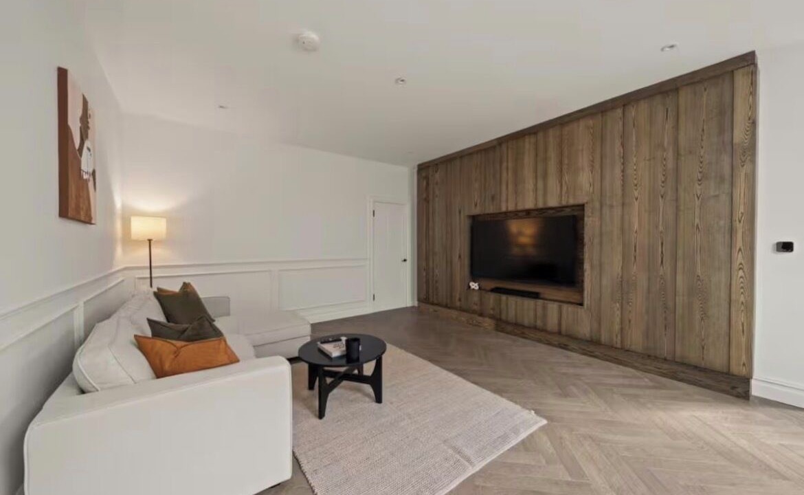 Photo of Livingroom in Sutton West