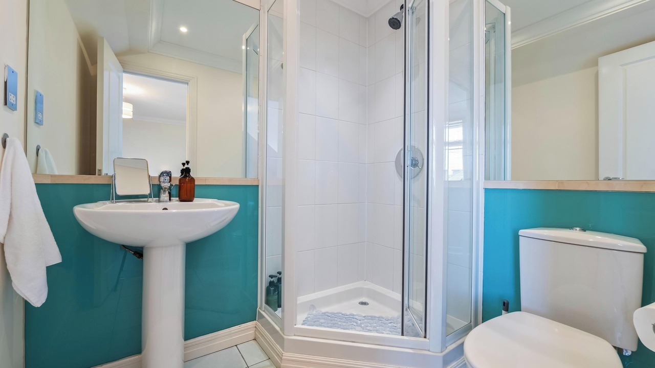 Photo of Bathroom in Kew