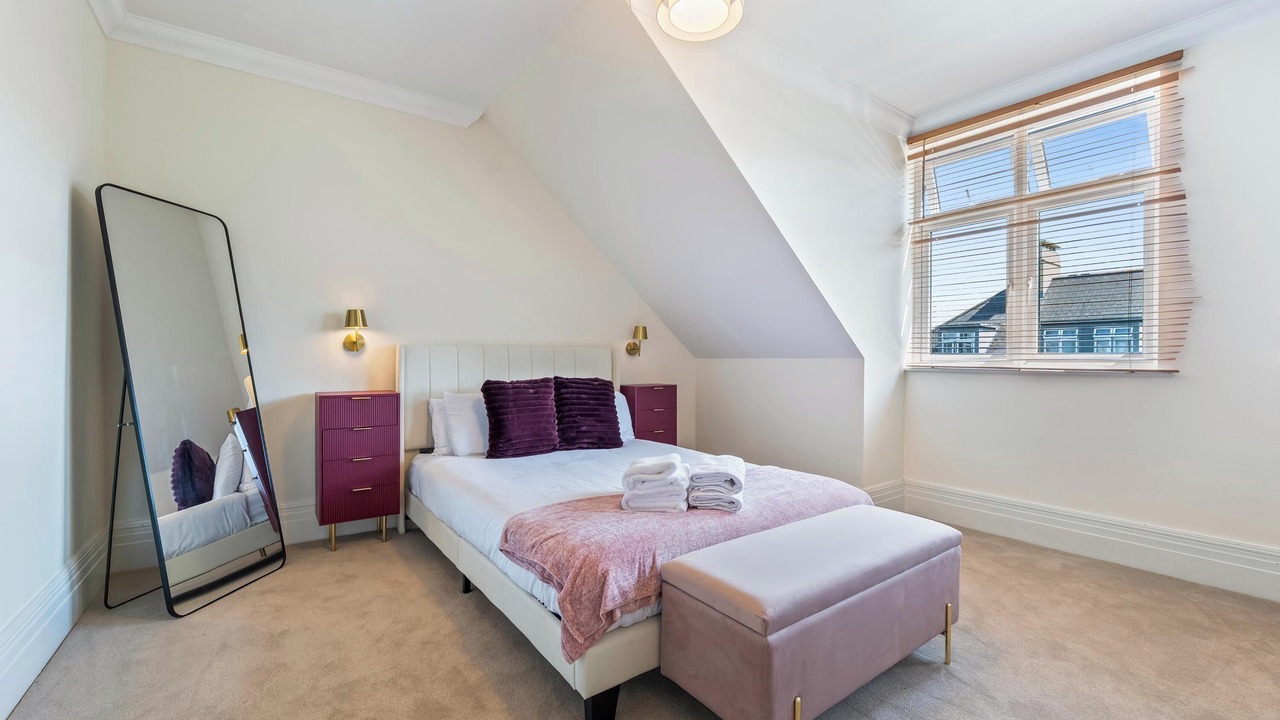 Photo of Bedroom in Kew