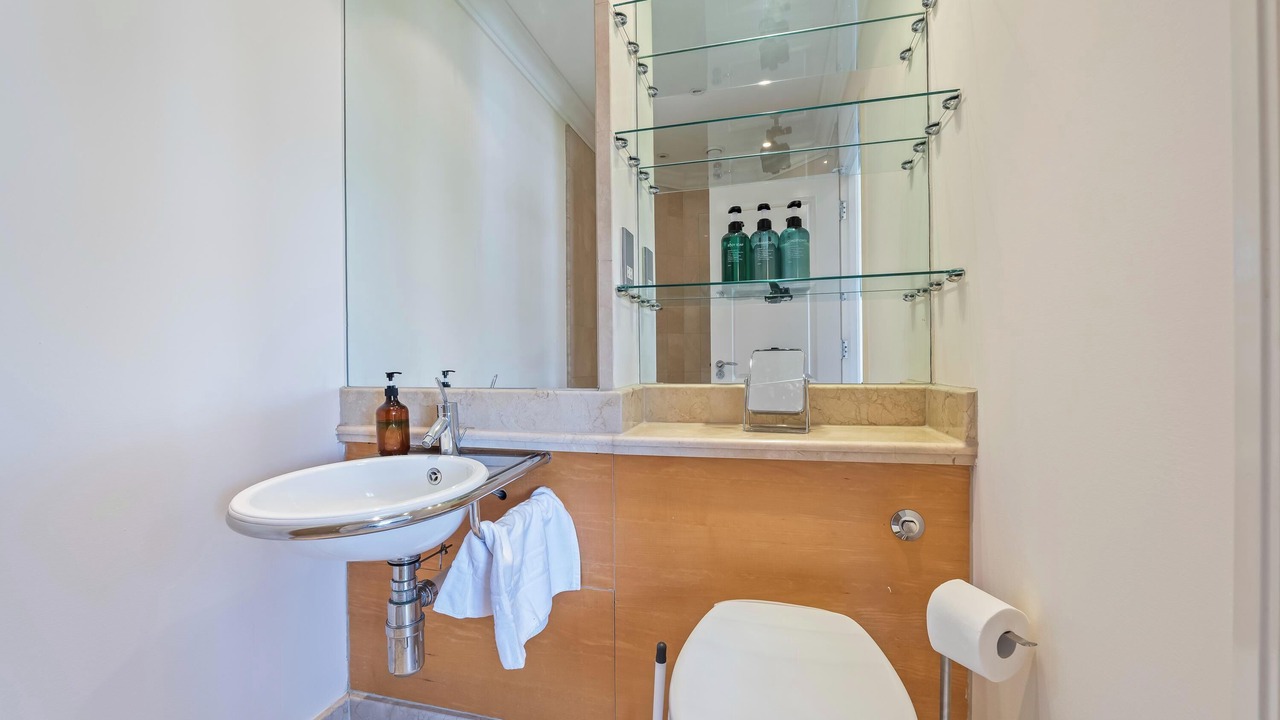 Photo of Bathroom in Kew