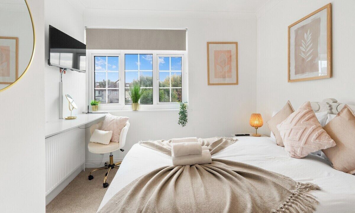 Photo of Bedroom in Island Gardens