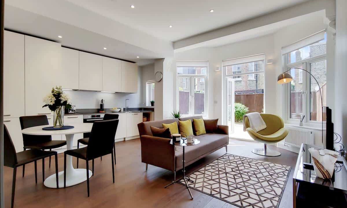 Photo of Livingroom in South Acton