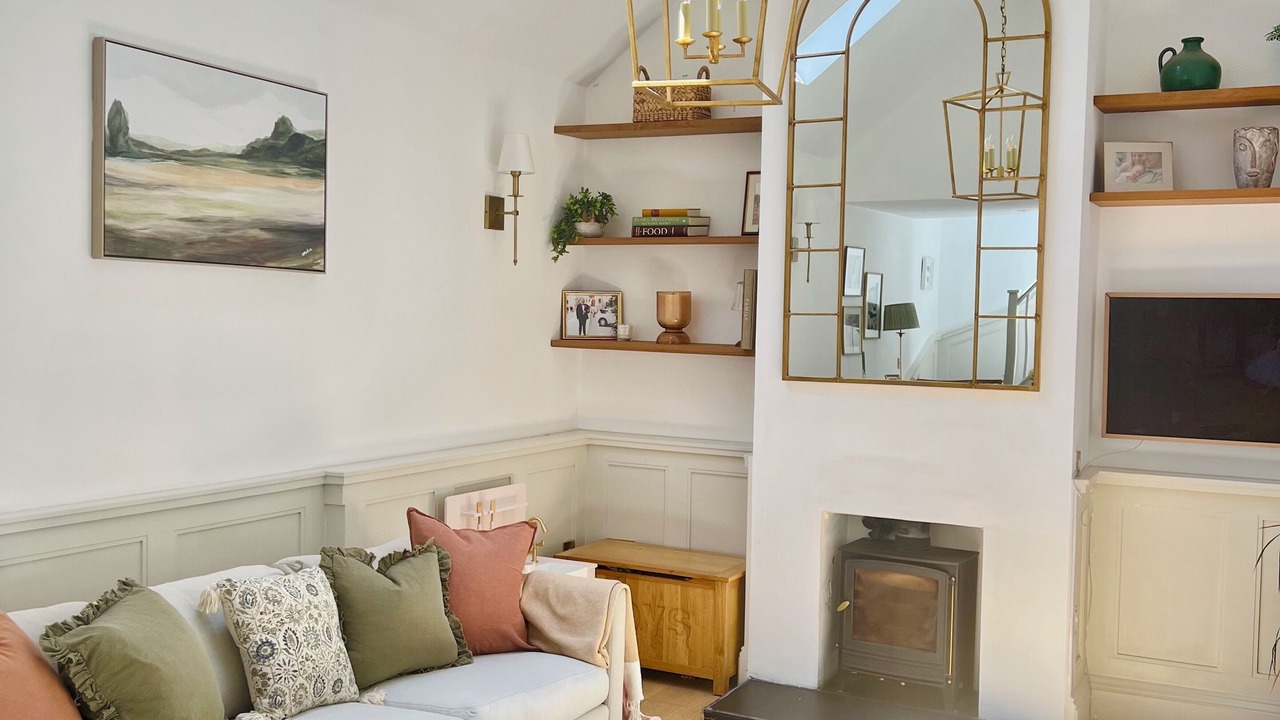 Photo of Livingroom in Hampton Wick