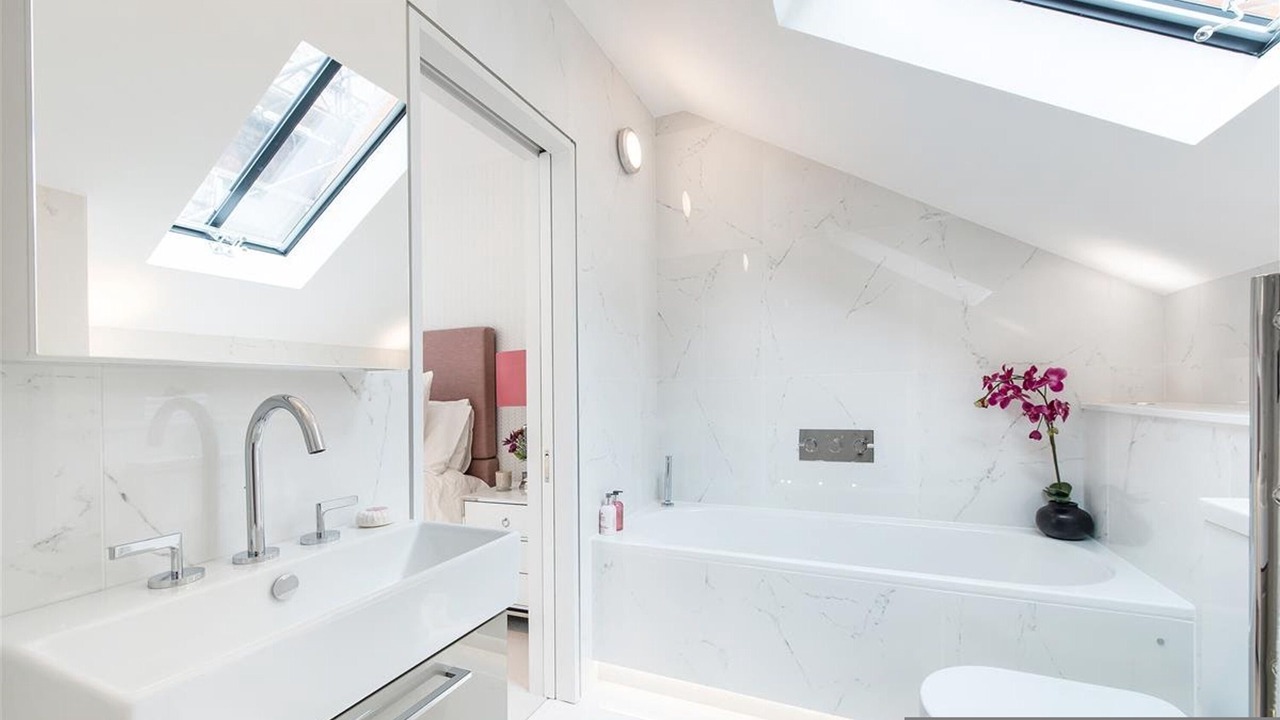 Photo of Bathroom in Brompton & Hans Town