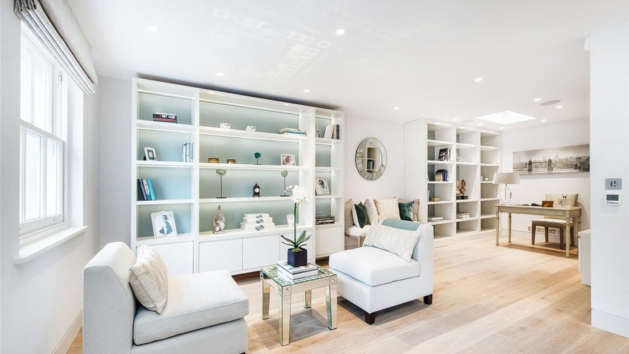 Photo of Livingroom in Brompton & Hans Town