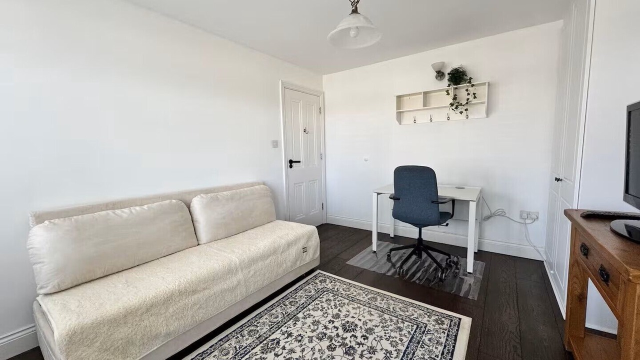 Photo of Livingroom in West Twickenham
