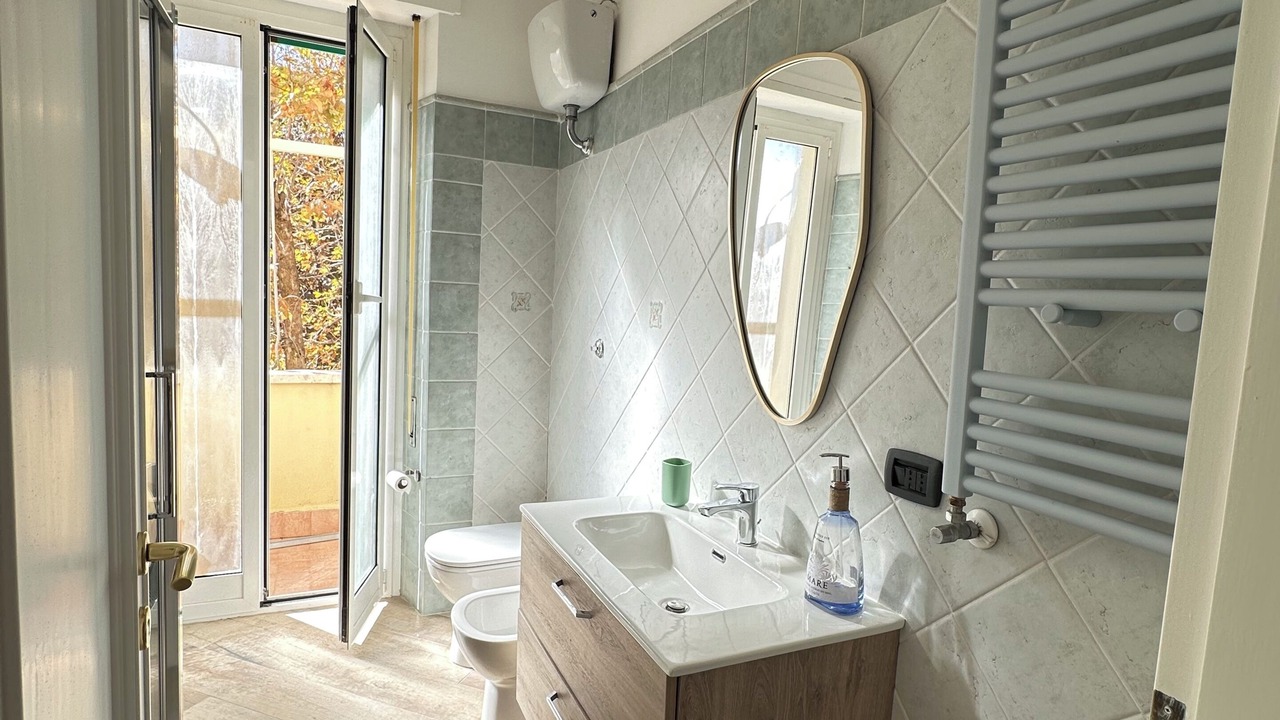 Photo of Bathroom in Quartiere XXXIV Lido di Ostia Levante