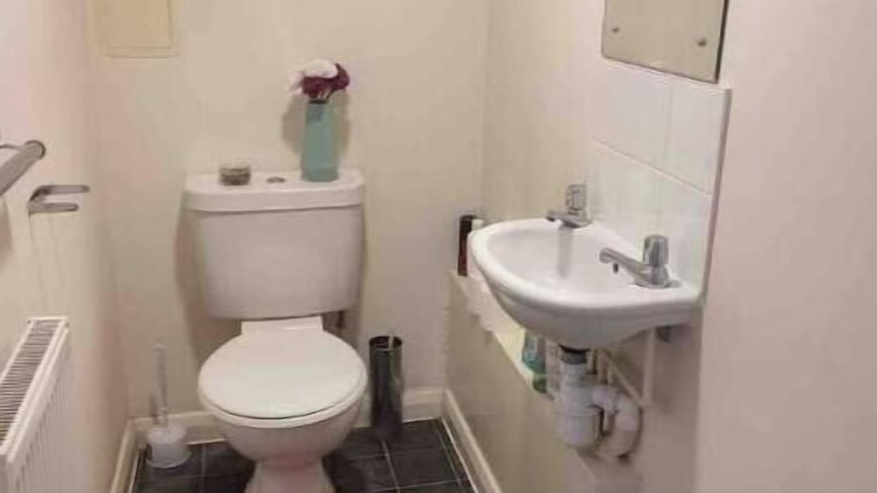 Photo of Bathroom in Askew