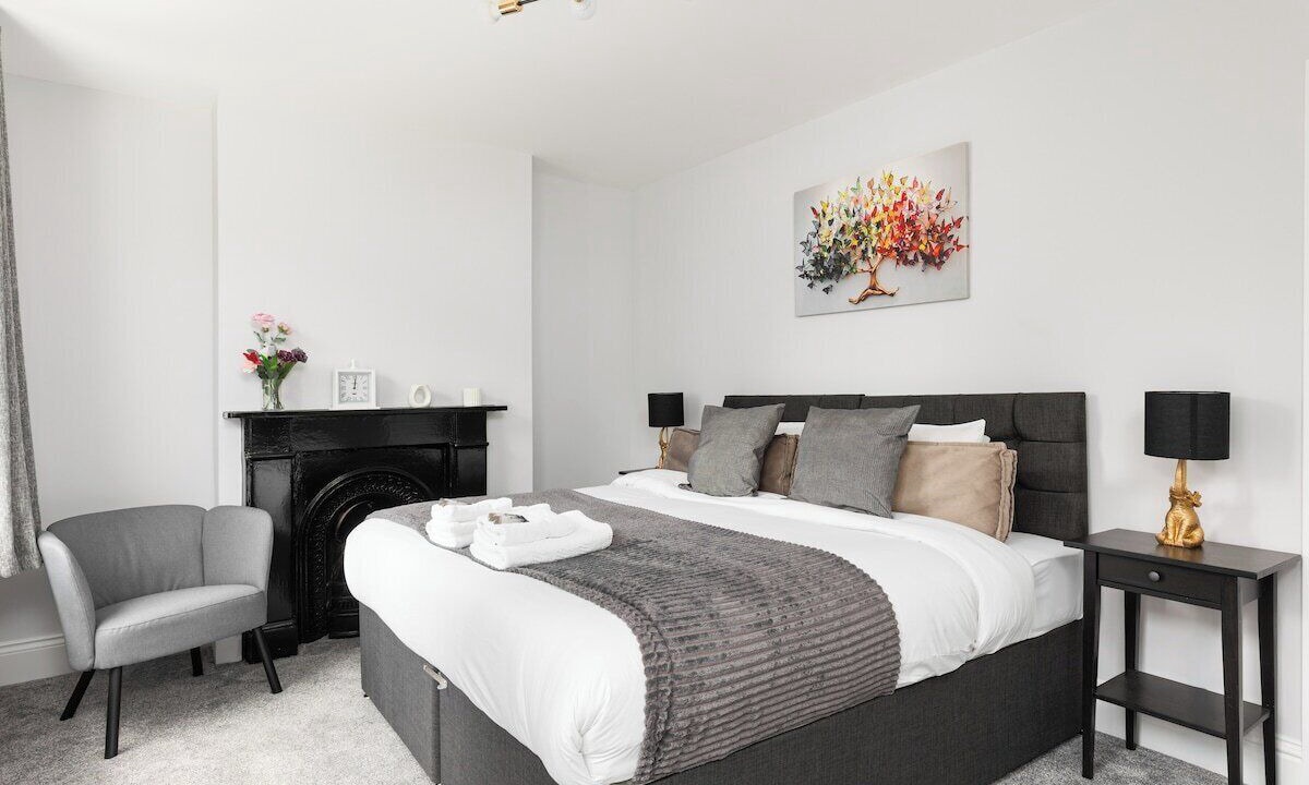 Photo of Bedroom in South Acton