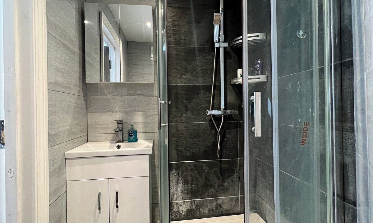 Photo of Bathroom in Uxbridge South