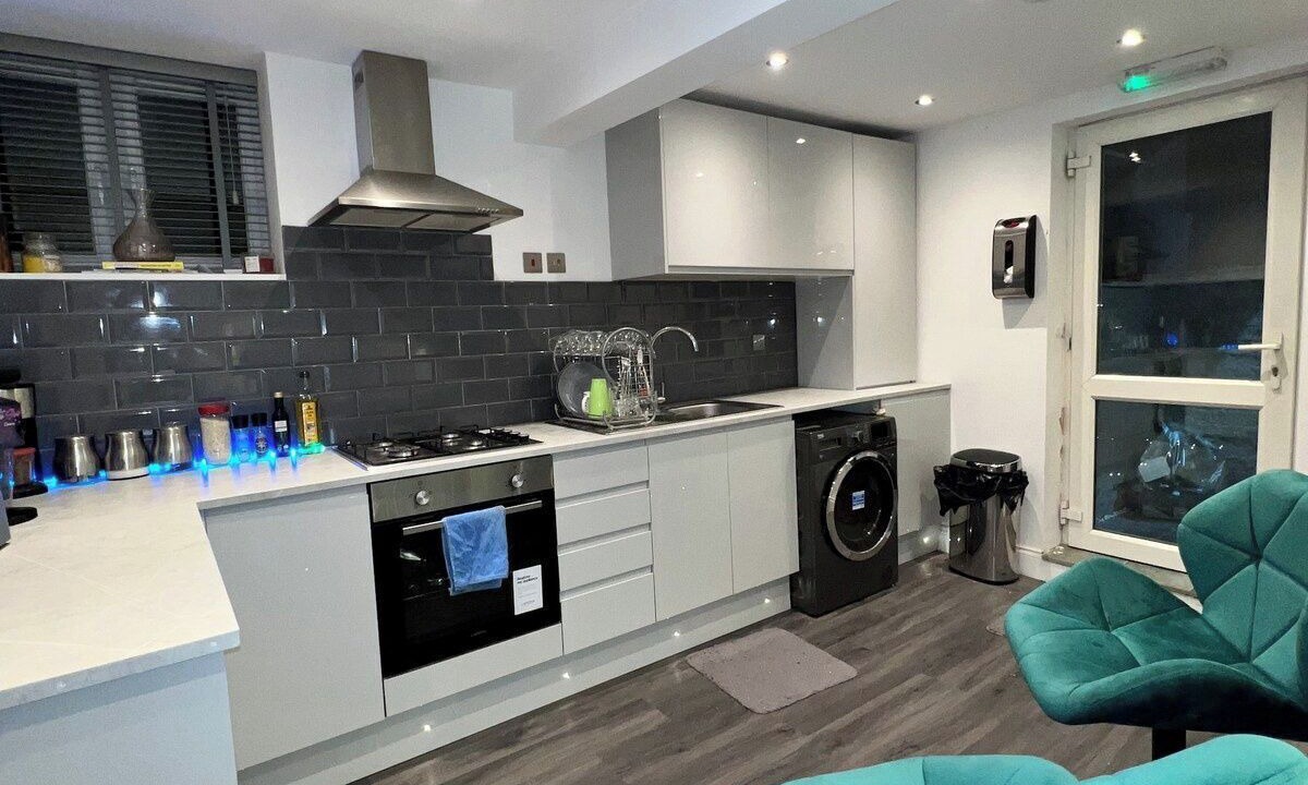 Photo of Kitchen in Uxbridge South