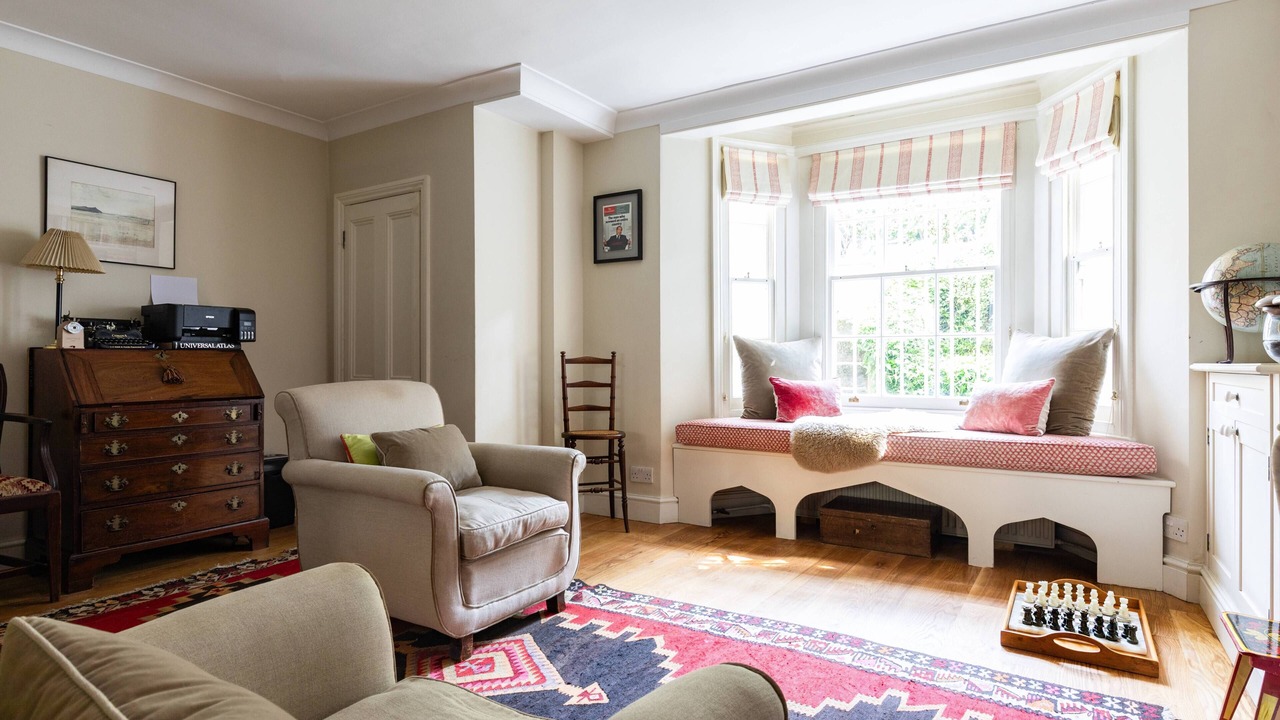 Photo of Livingroom in Lancaster Gate