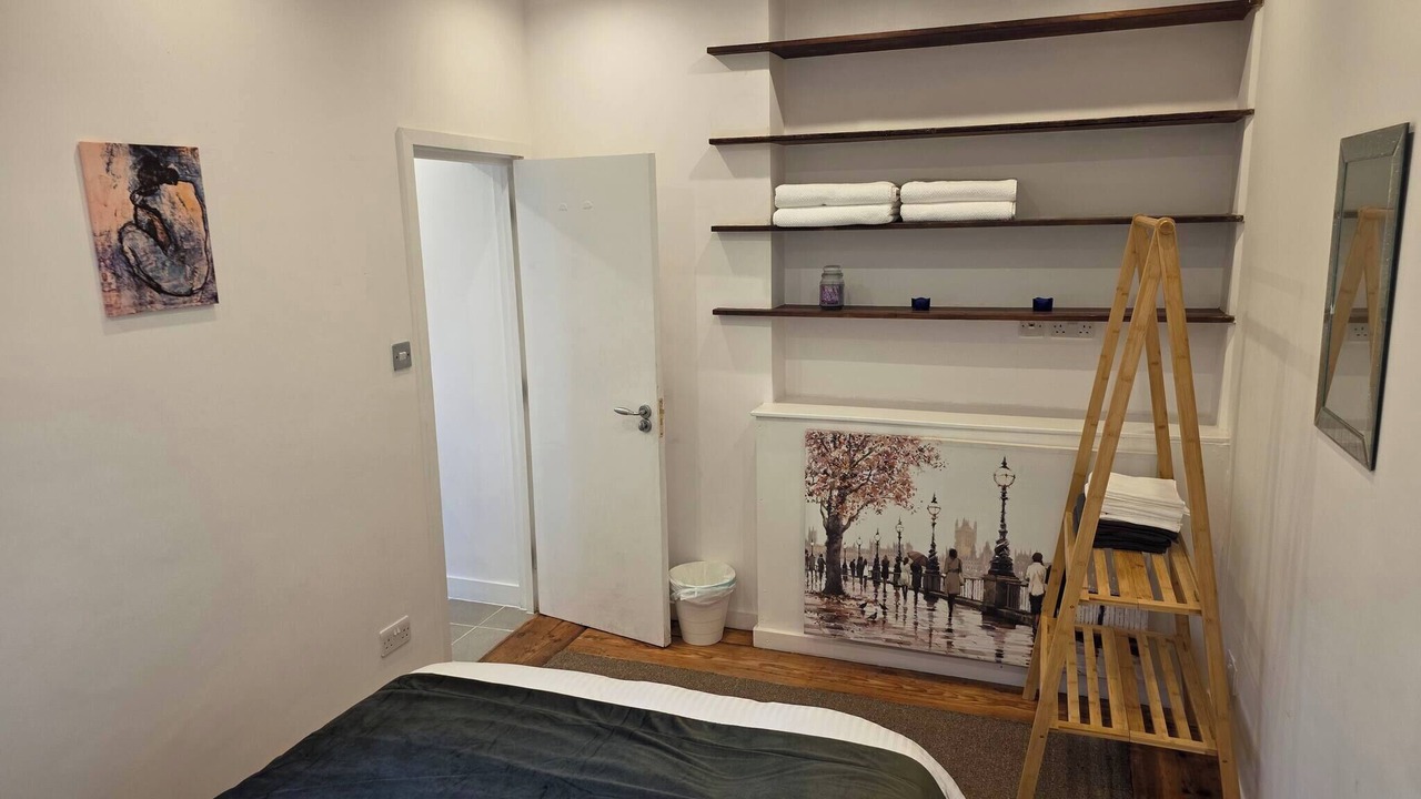 Photo of Bedroom in Valentines