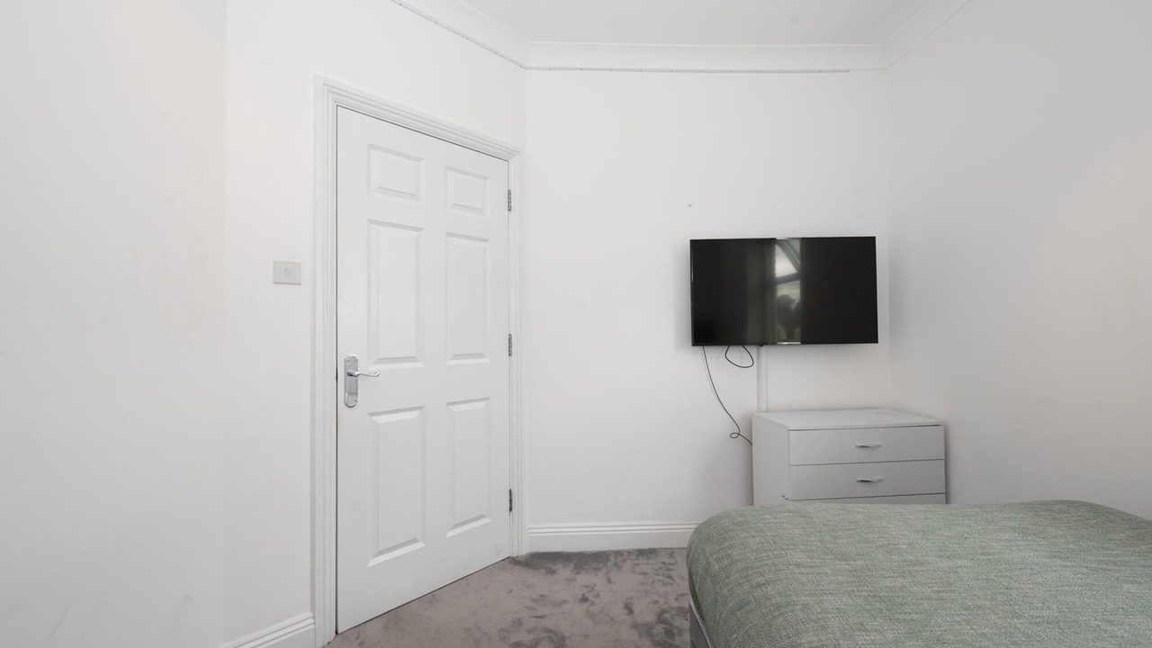 Photo of Bedroom in Surbiton