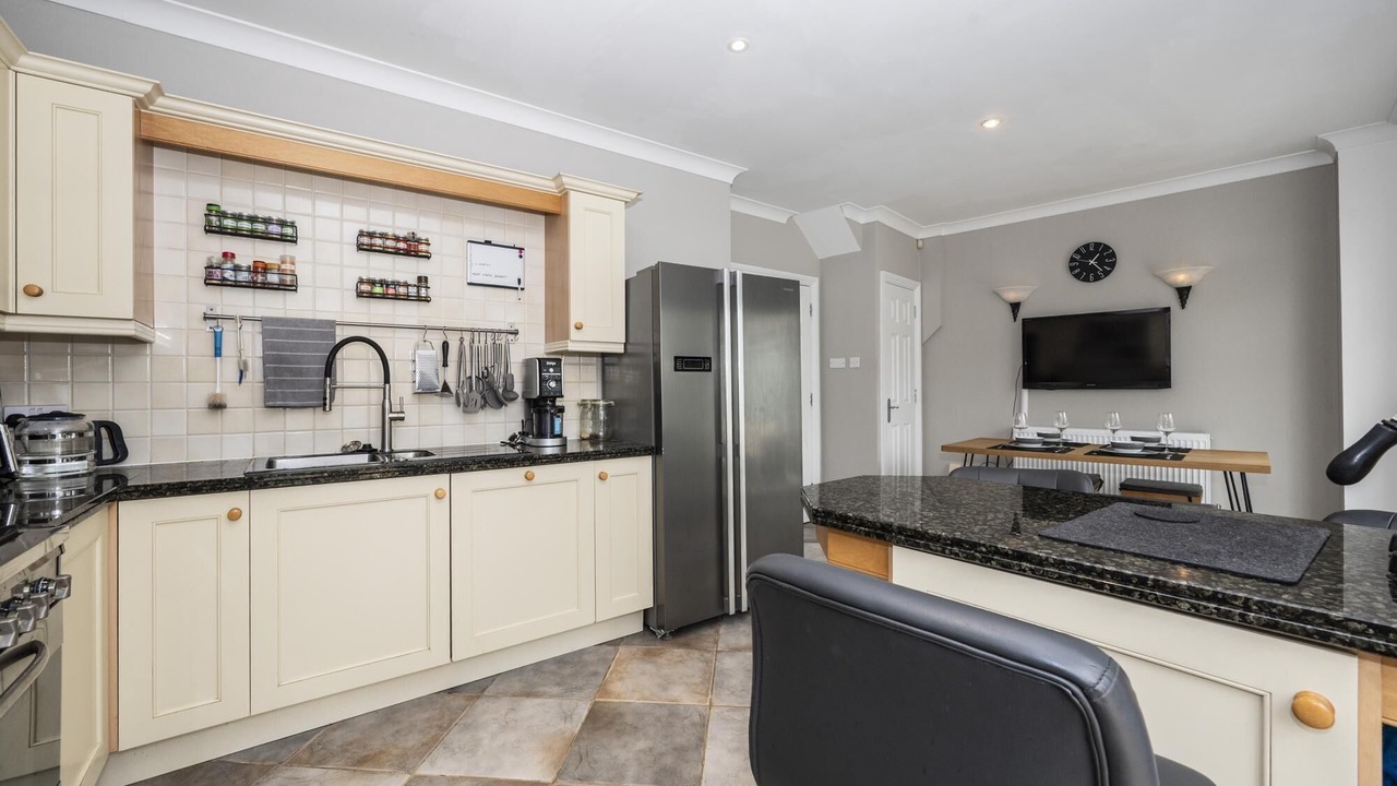 Photo of Kitchen in Surbiton