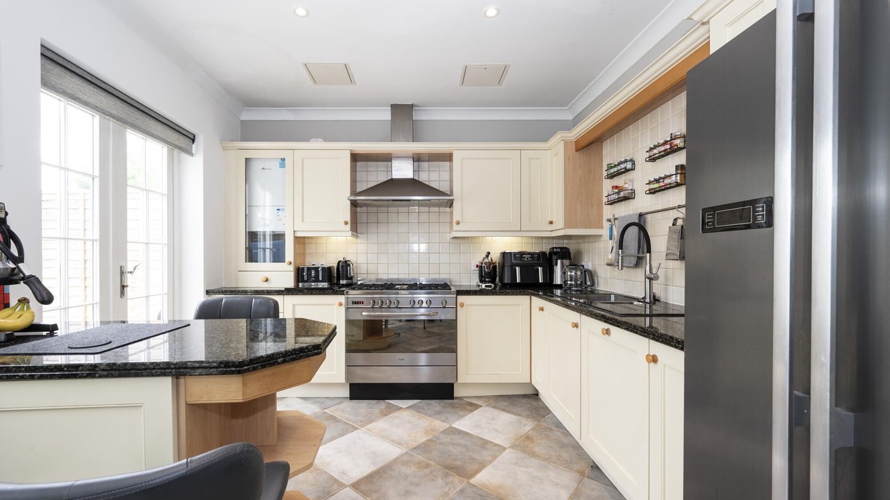 Photo of Kitchen in Surbiton