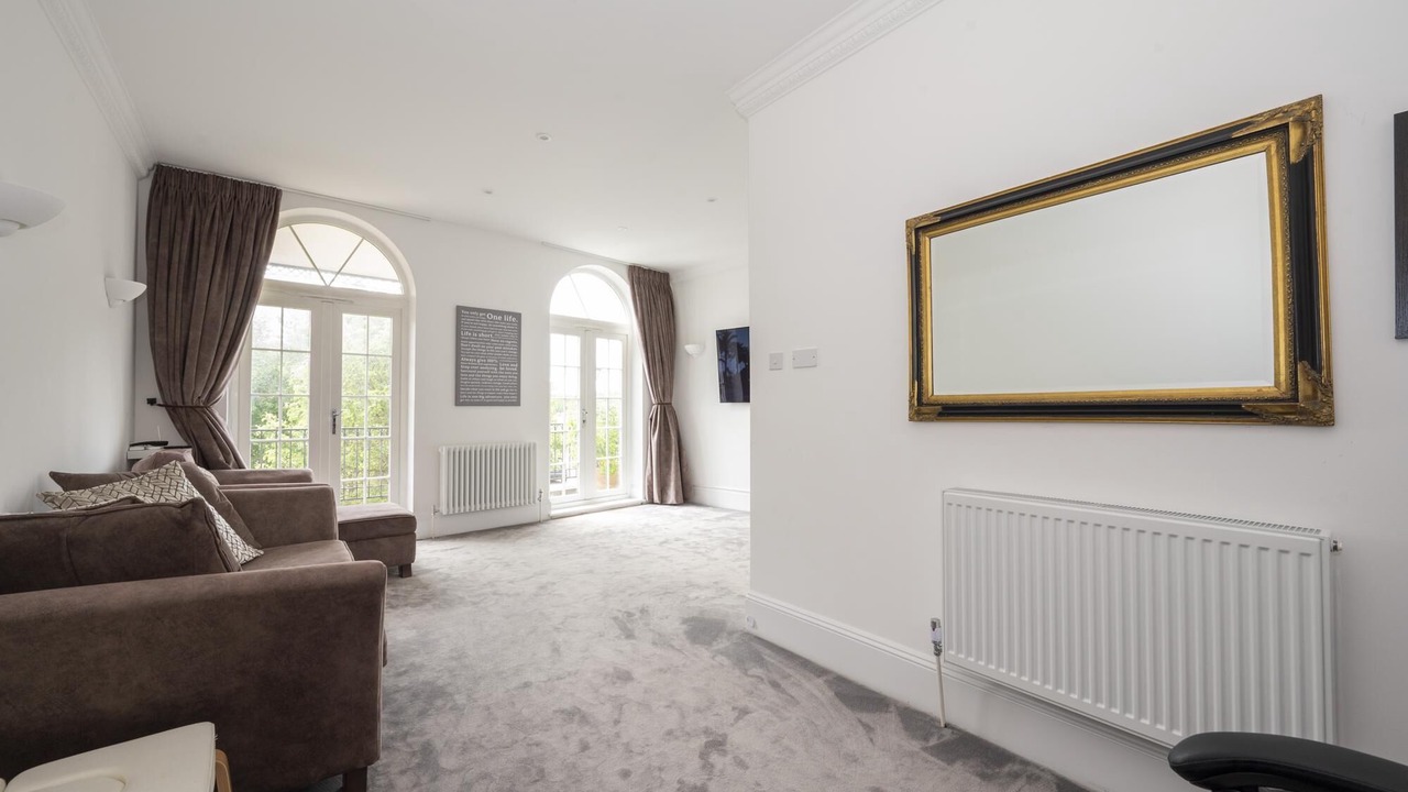 Photo of Livingroom in Surbiton