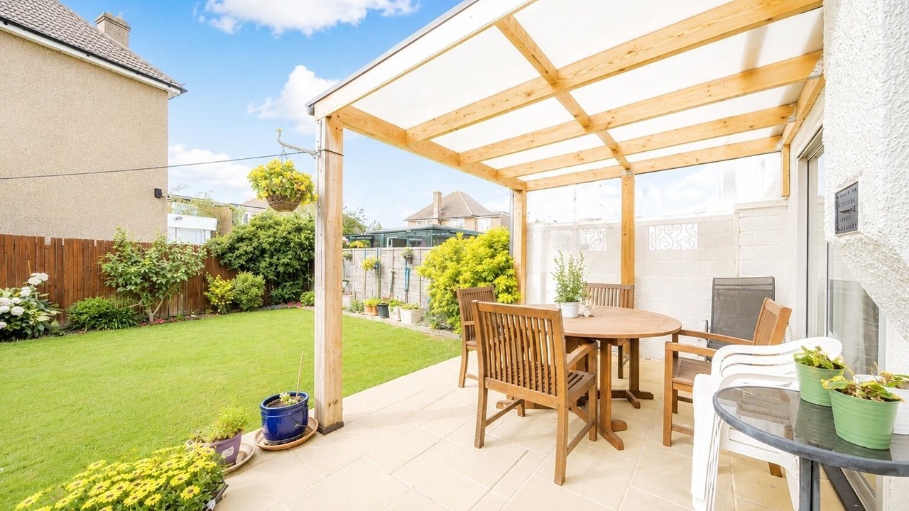 Photo of Outdoor in Chessington North and Hook