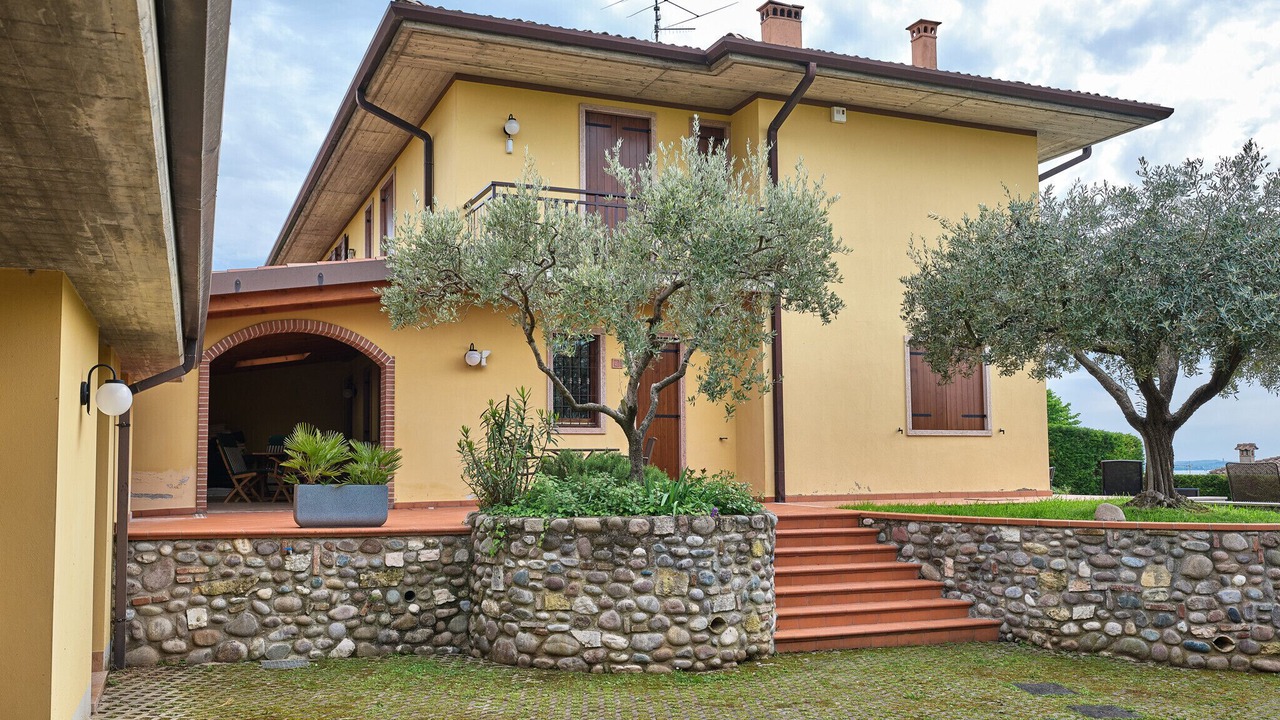 Photo of Outdoor in Calmasino