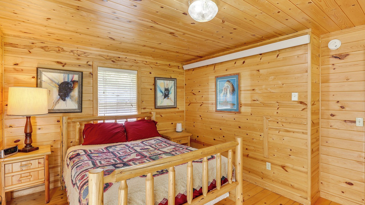 Photo of Bedroom in Deadwood